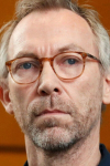 Режиссер, Продюсер Саймон Маккуойд
