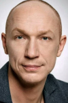 Актер Максим Коновалов