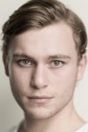 Актер George Parker