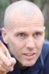 Режиссер, Сценарист Мукунда Майкл Дьюил
