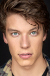 Актер Justin Derickson