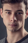 Актер Адам Лонг